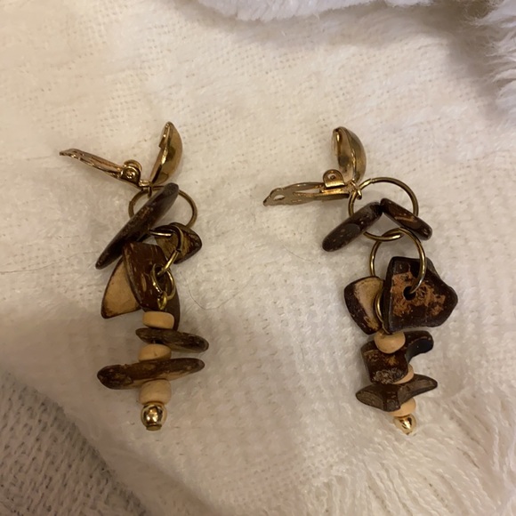 Brown & creme rock dangle clip earrings! NWT - Picture 5 of 9